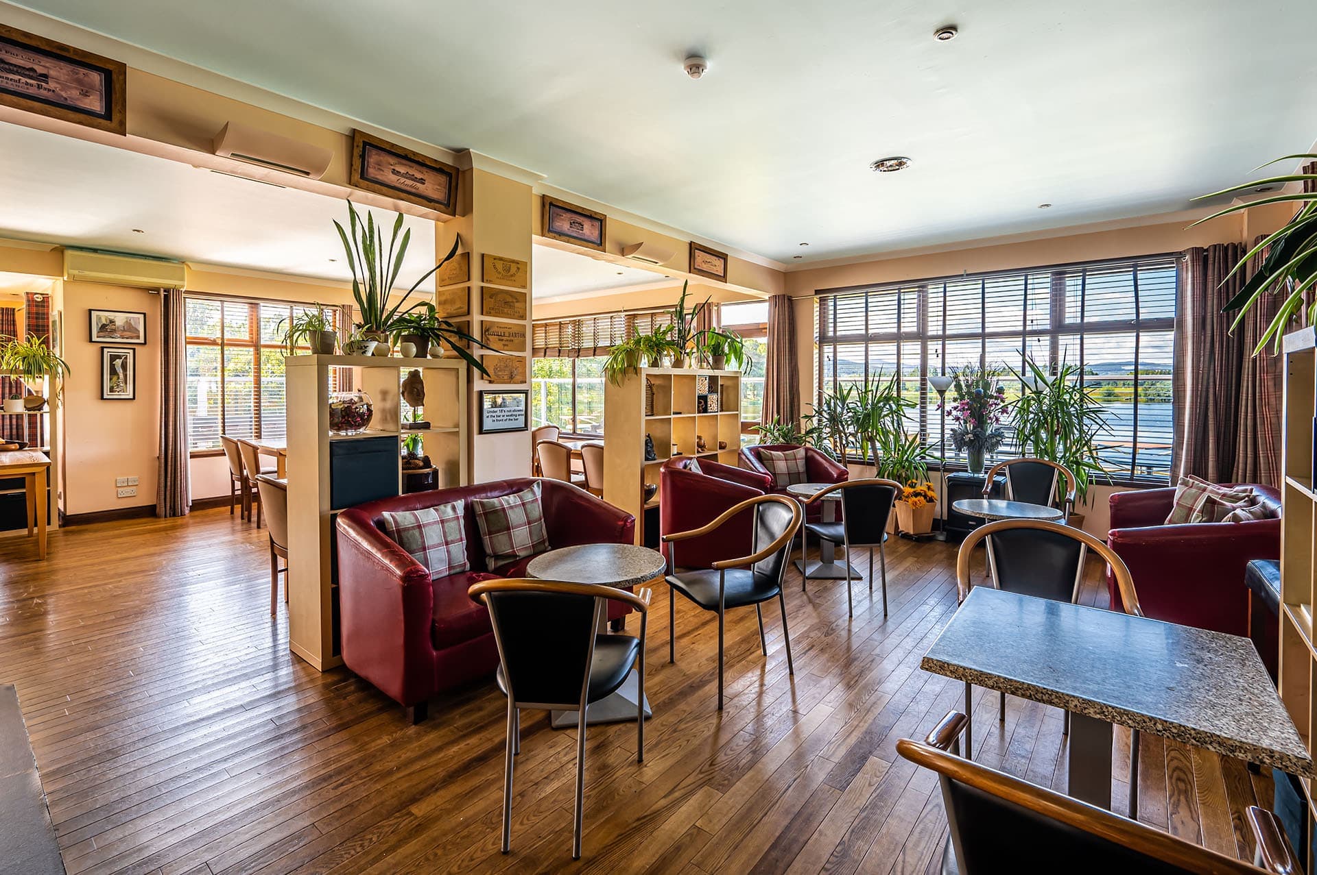 Hotels & Pubs
