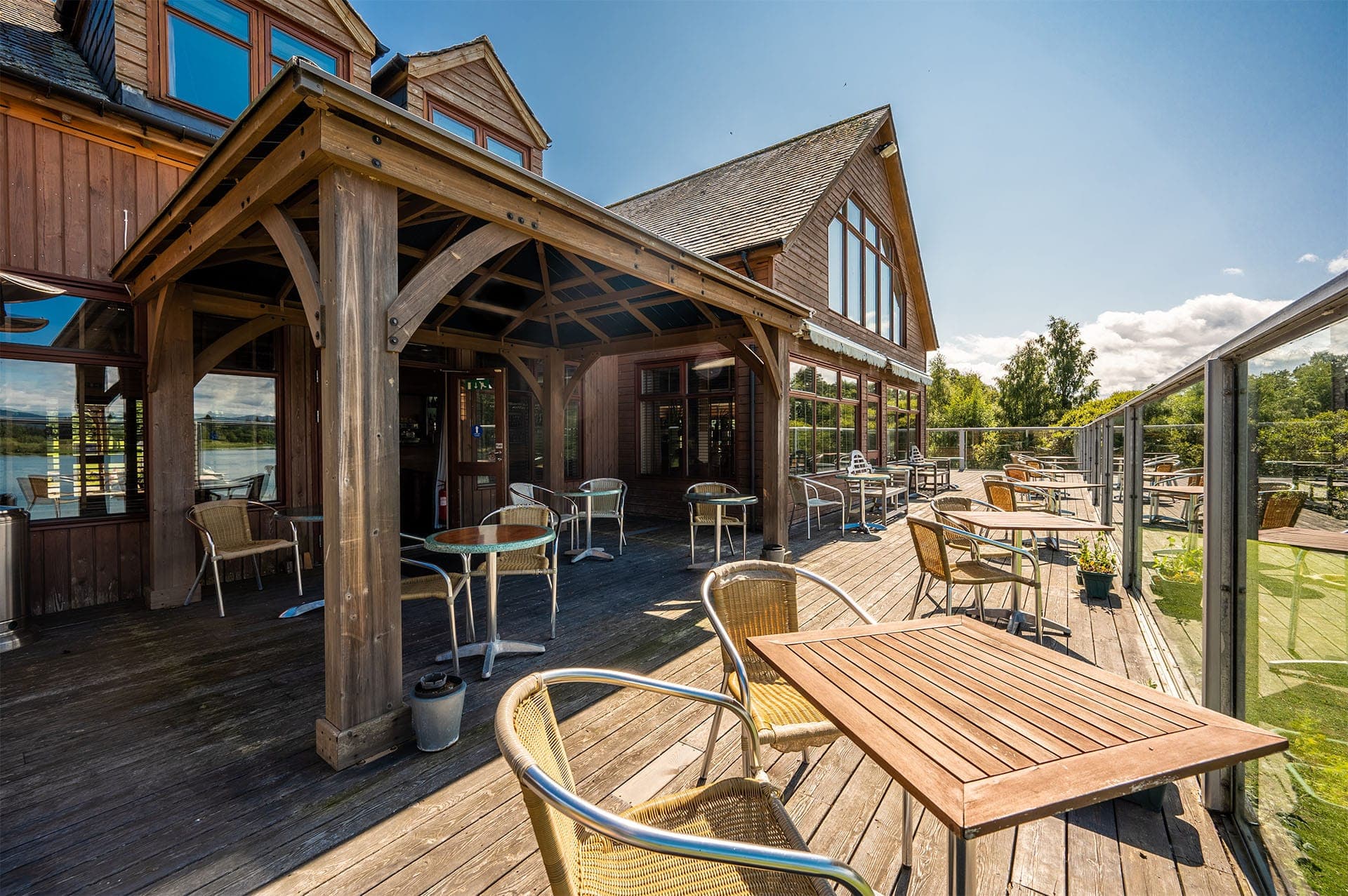 Cafes & Restaurants