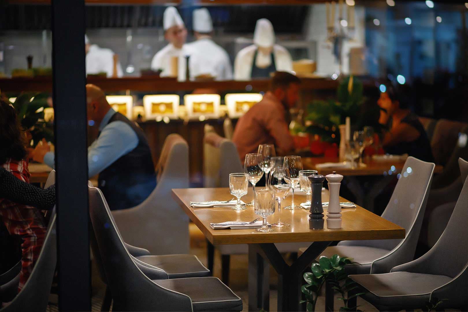 Cafes & Restaurants
